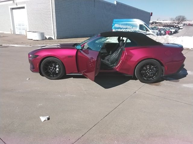 2025 Ford Mustang GT Premium Convertible - Photo 12