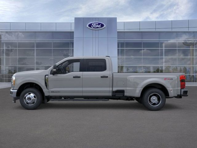 2026 Ford F-350 XLT photo 3