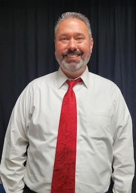 Staff member Bobby Hodge from ID_96d2b86e8cdd