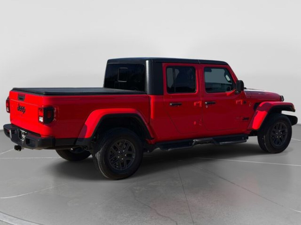 Used 2024 Jeep Gladiator Sport Truck