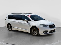 2025 Chrysler Pacifica Hybrid Pinnacle Minivan/Van