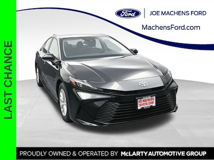 2025 Toyota Camry SE Sedan