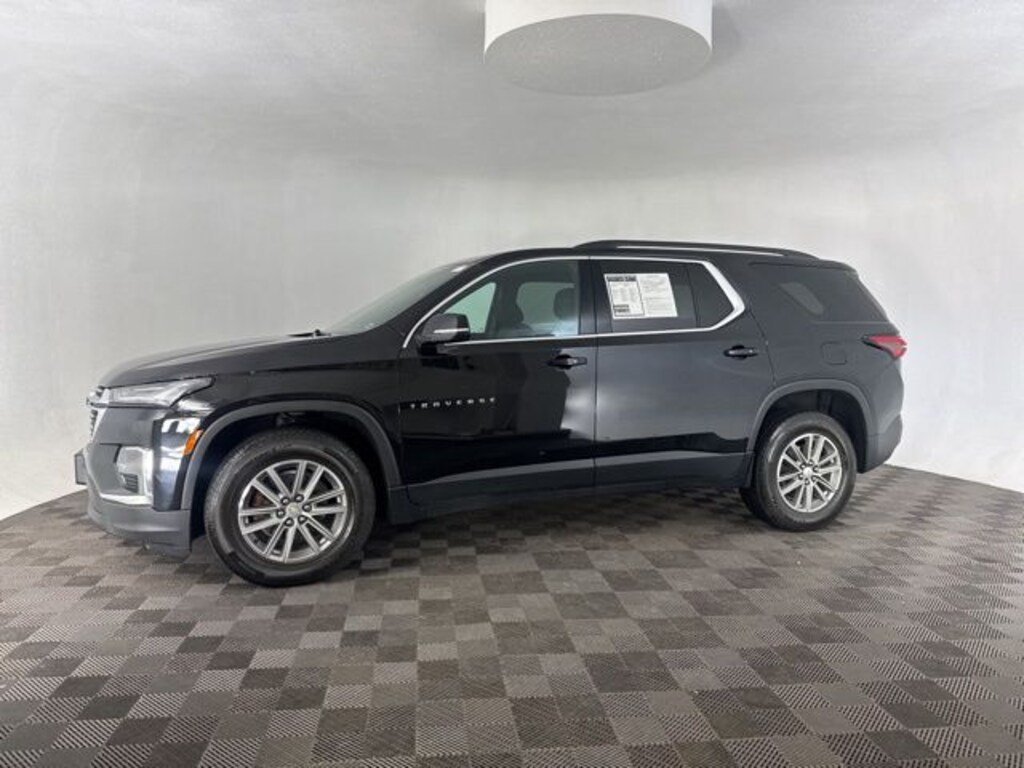 Used 2023 Chevrolet Traverse LT SUV