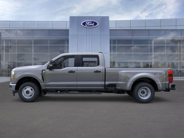 2025 Ford F-350 XL photo 2