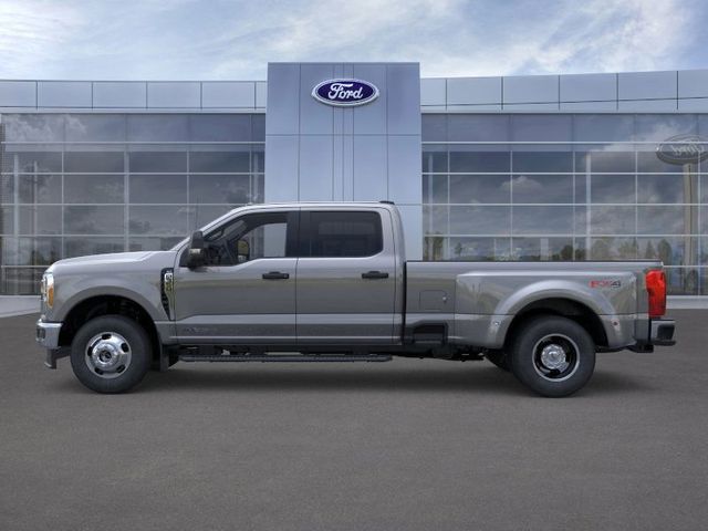 2026 Ford F-350 photo 3