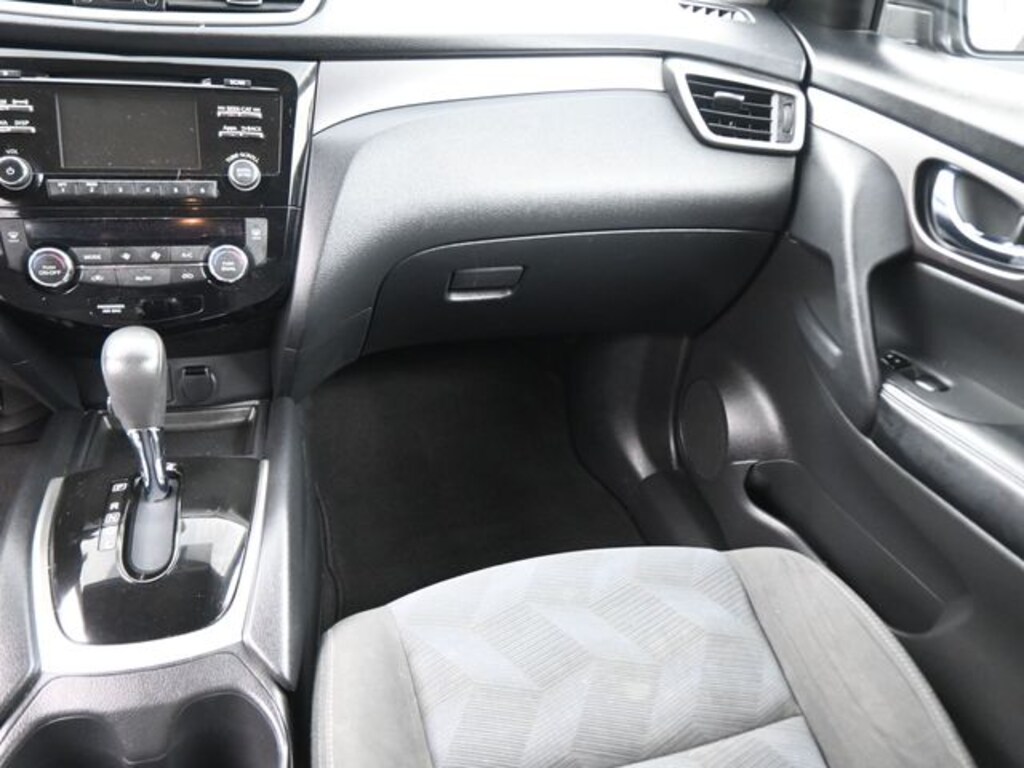 Used 2016 Nissan Rogue SV SUV