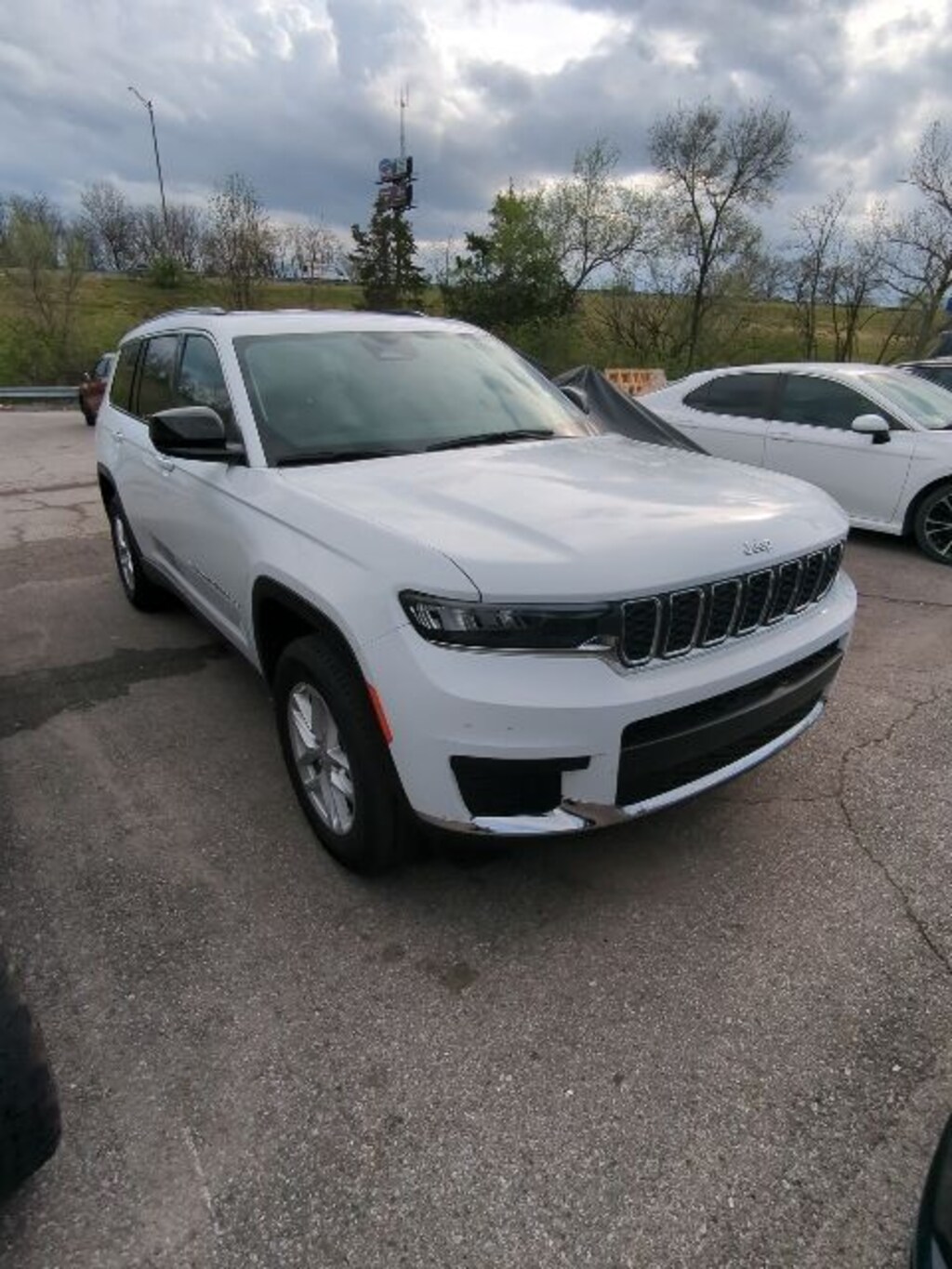 Used 2023 Jeep Grand Cherokee L Laredo SUV
