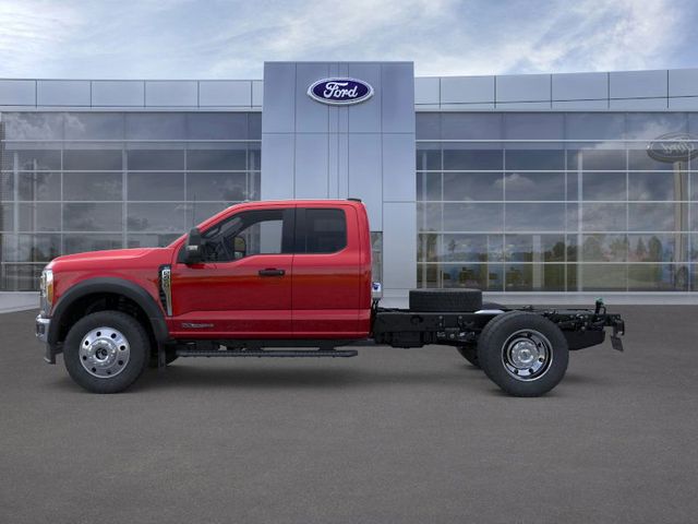 2025 Ford F-450 photo 2
