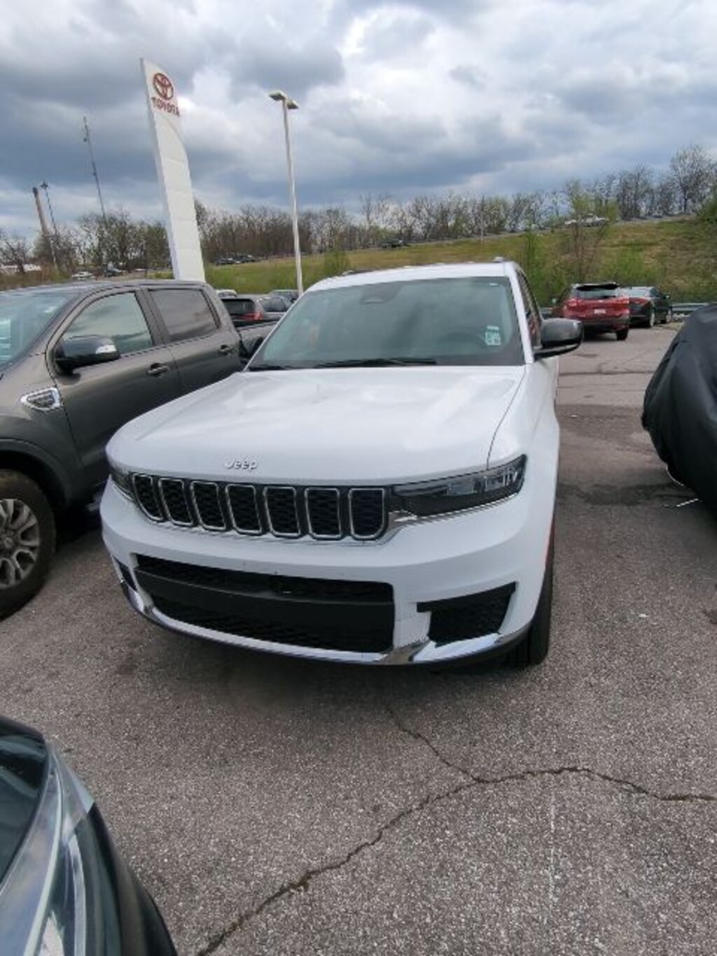 Used 2023 Jeep Grand Cherokee L Laredo SUV