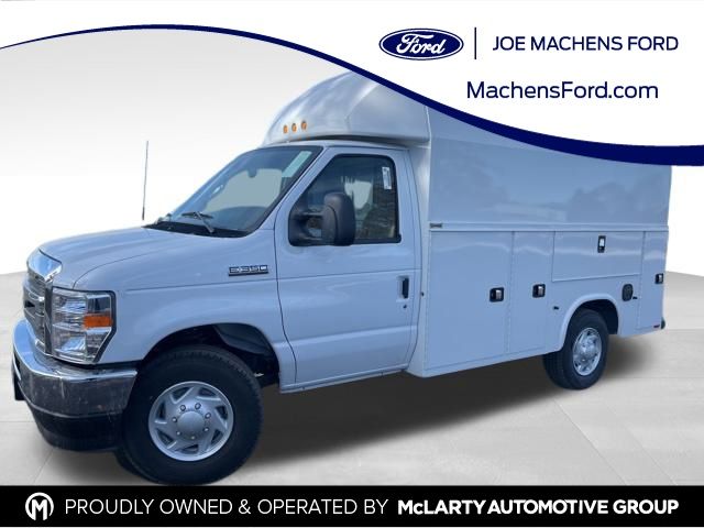2026 Ford E-Series SRW E-350 Super Duty 138 in WB's photo