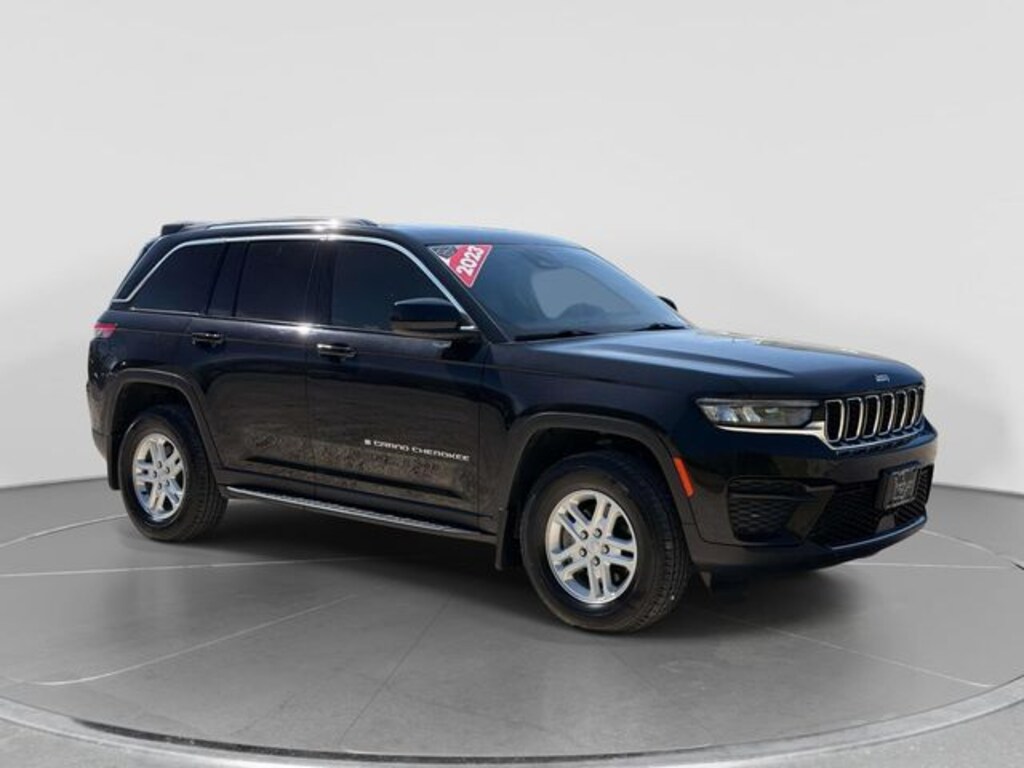 Used 2023 Jeep Grand Cherokee Laredo SUV