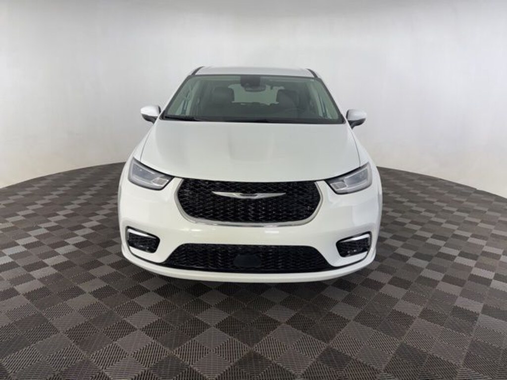 Used 2023 Chrysler Pacifica Touring L Minivan/Van