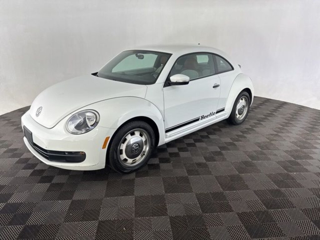 Used 2015 Volkswagen Beetle 1.8T Classic Hatchback