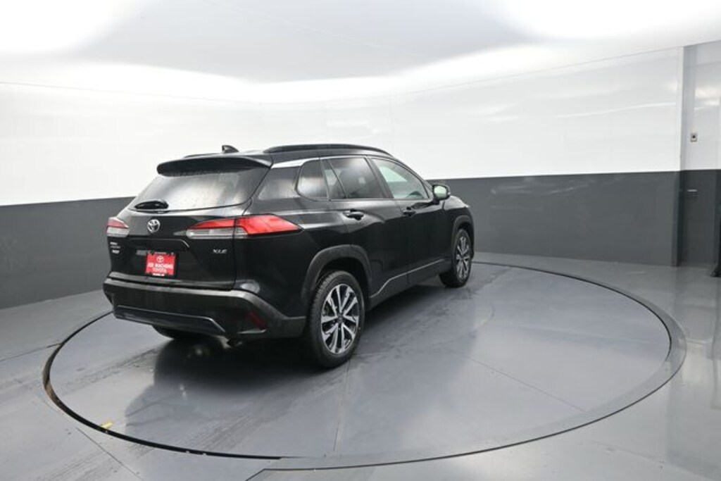 Used 2025 Toyota Corolla Cross XLE SUV
