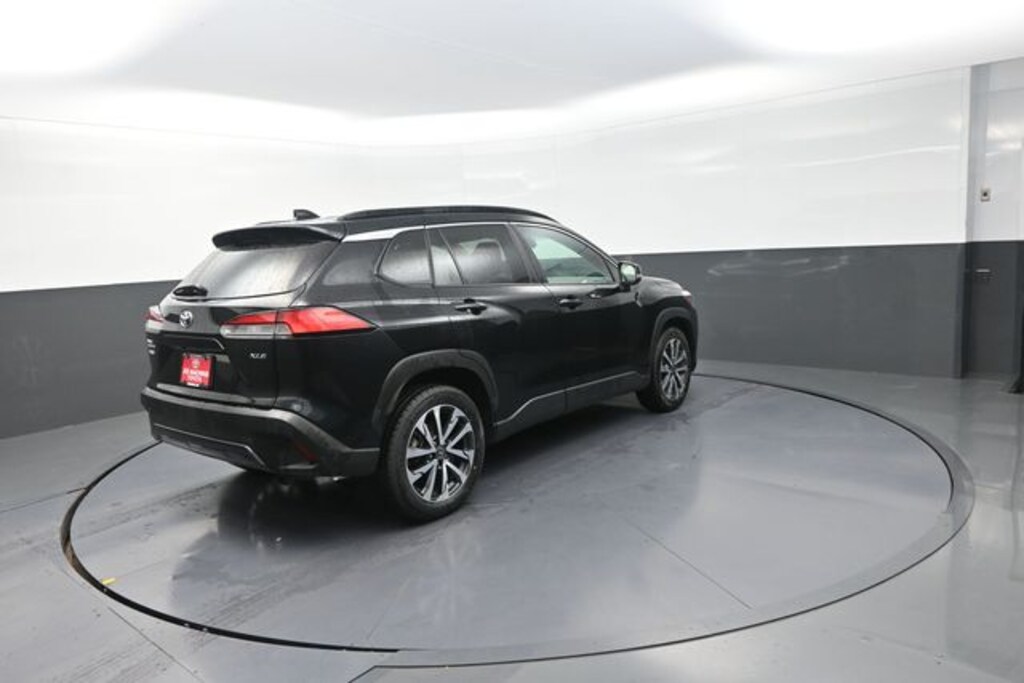 Used 2025 Toyota Corolla Cross XLE SUV