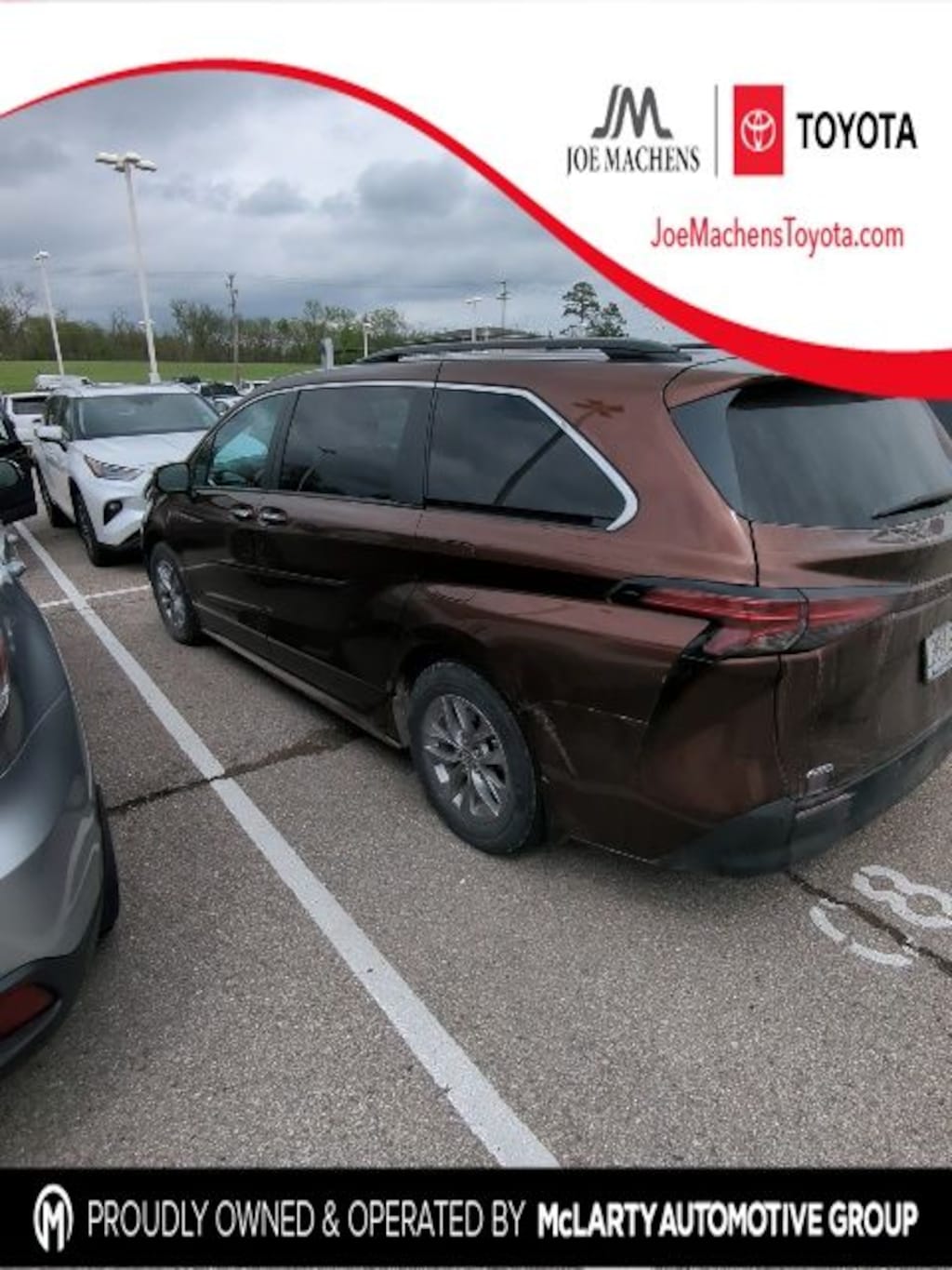 Used 2022 Toyota Sienna XLE Minivan/Van