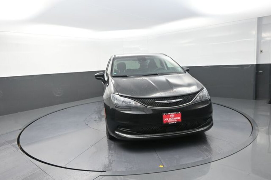 Used 2023 Chrysler Voyager LX Minivan/Van