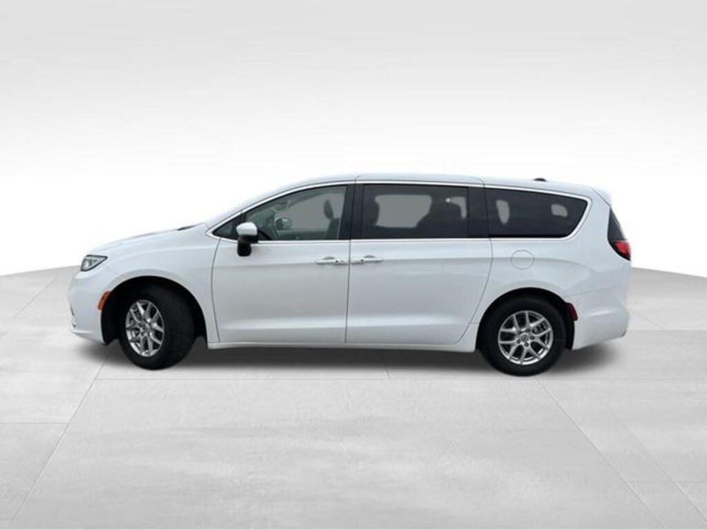Used 2023 Chrysler Pacifica Touring L Minivan/Van