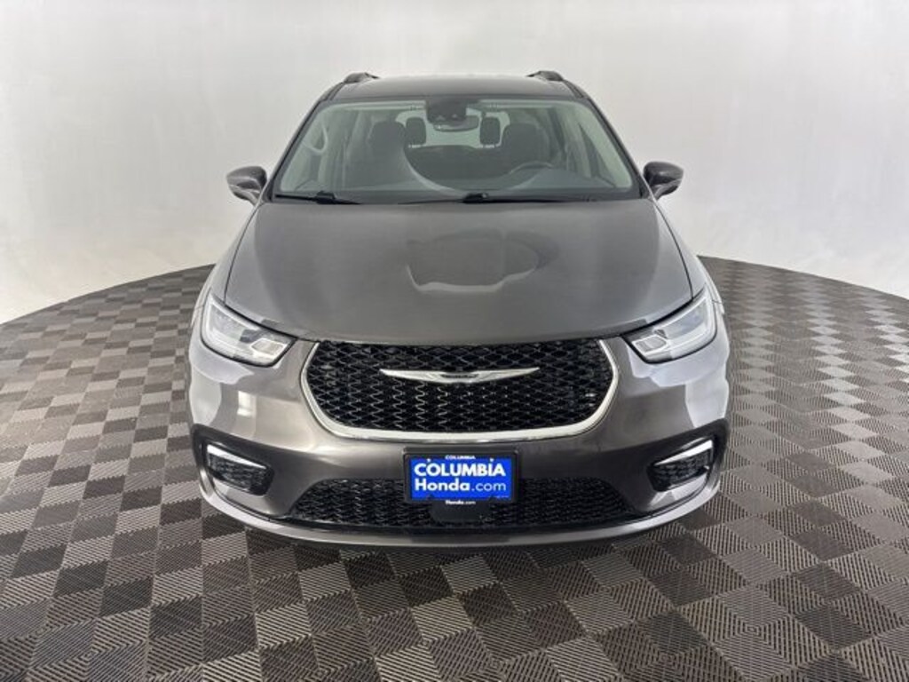 Used 2021 Chrysler Pacifica Touring Minivan/Van