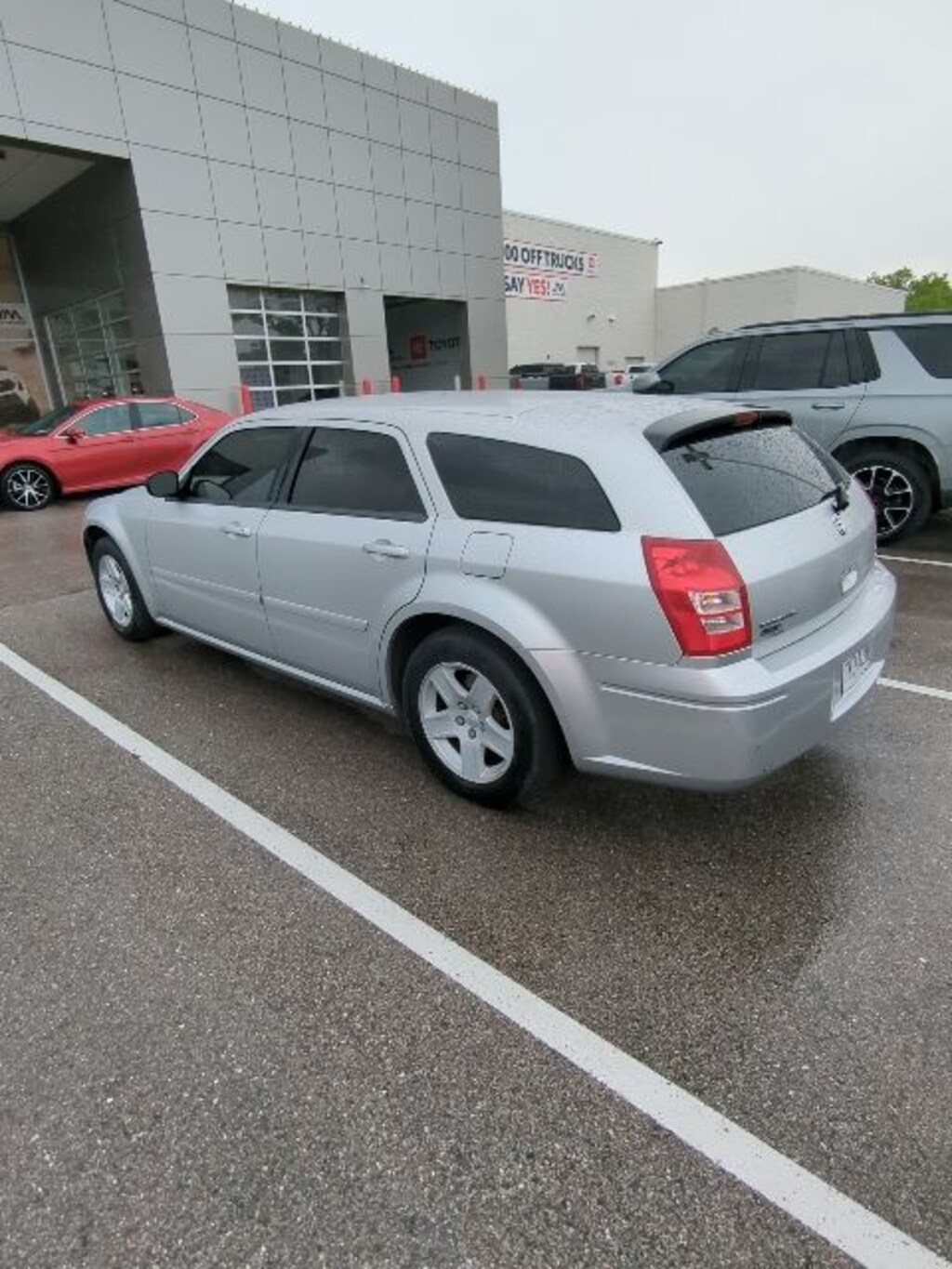 Used 2005 Dodge Magnum SE Wagon