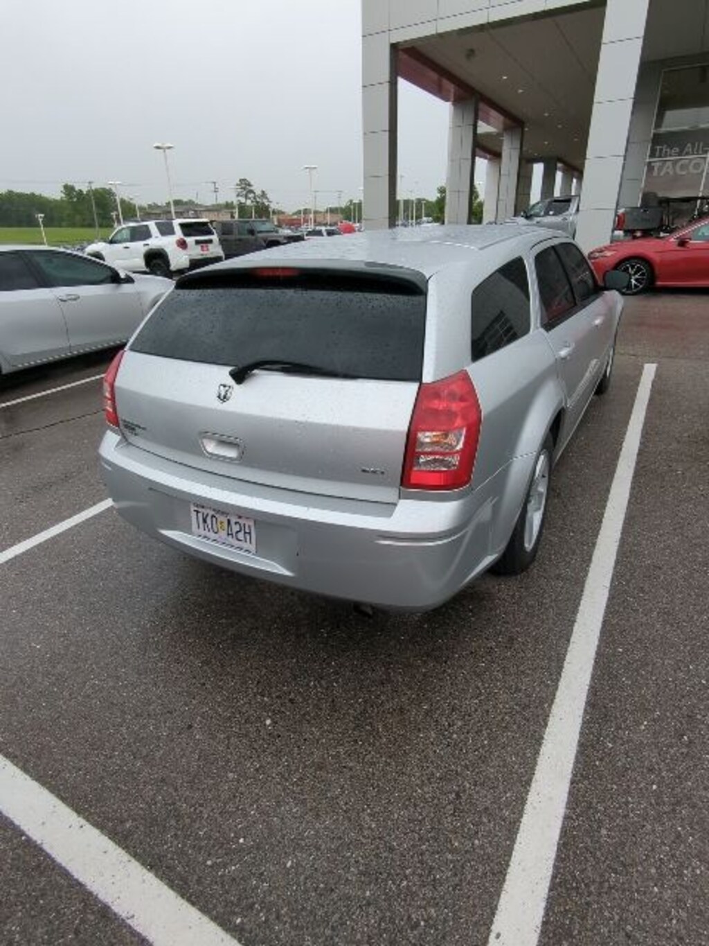 Used 2005 Dodge Magnum SE Wagon