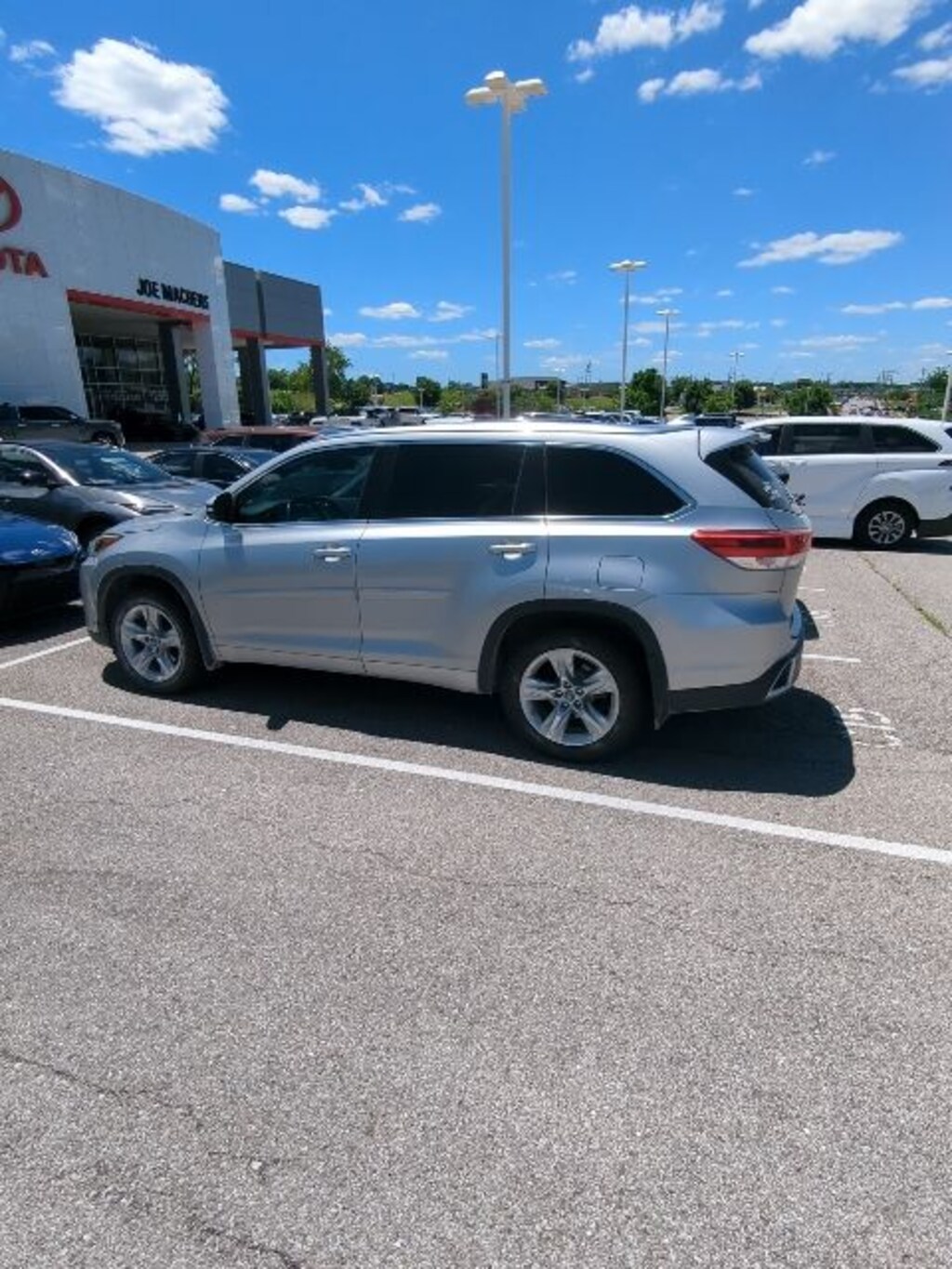 Used 2017 Toyota Highlander Limited SUV