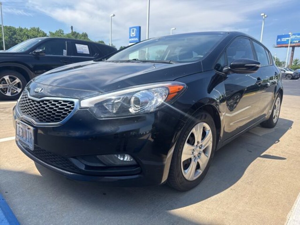 Used 2016 Kia Forte5 LX Hatchback
