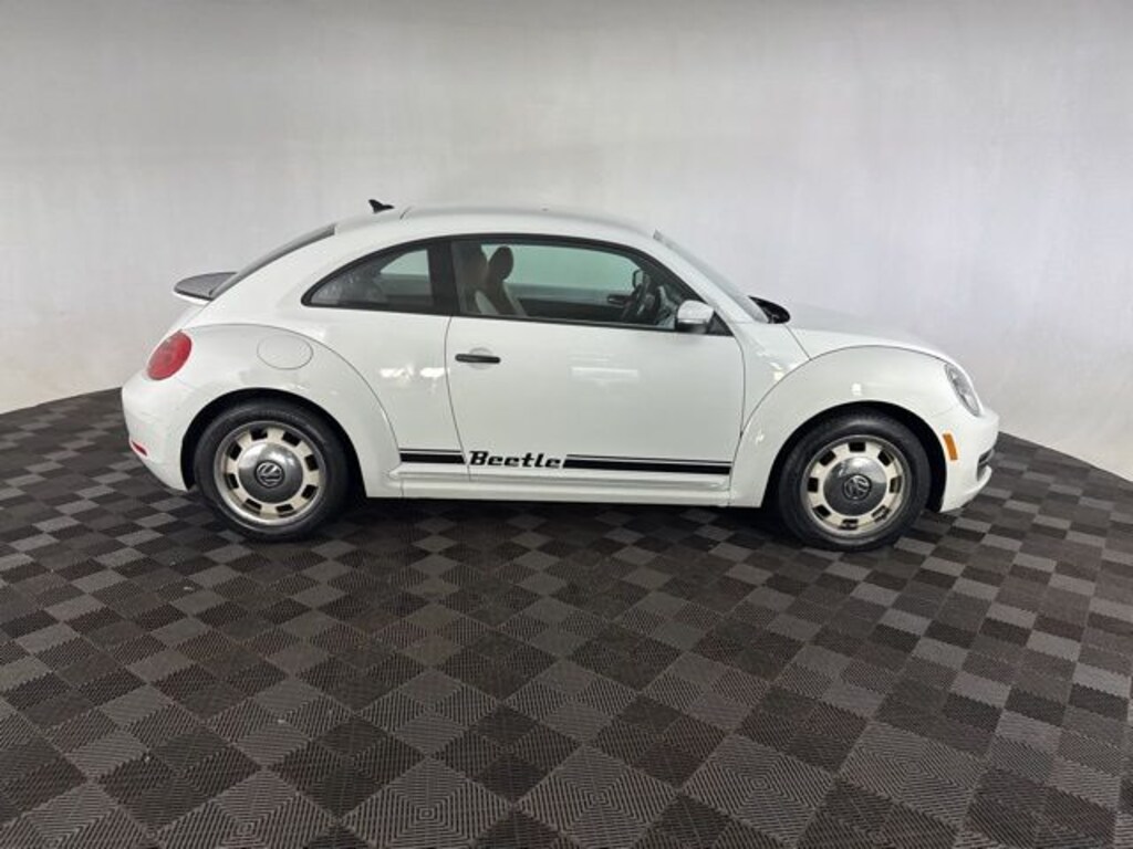 Used 2015 Volkswagen Beetle 1.8T Classic Hatchback