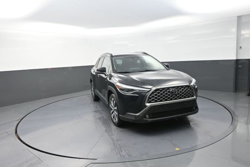 Used 2025 Toyota Corolla Cross XLE SUV