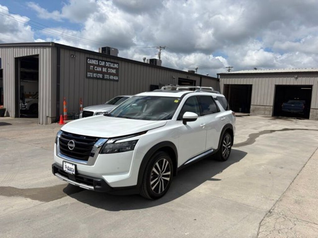 Used 2025 Nissan Pathfinder Platinum SUV