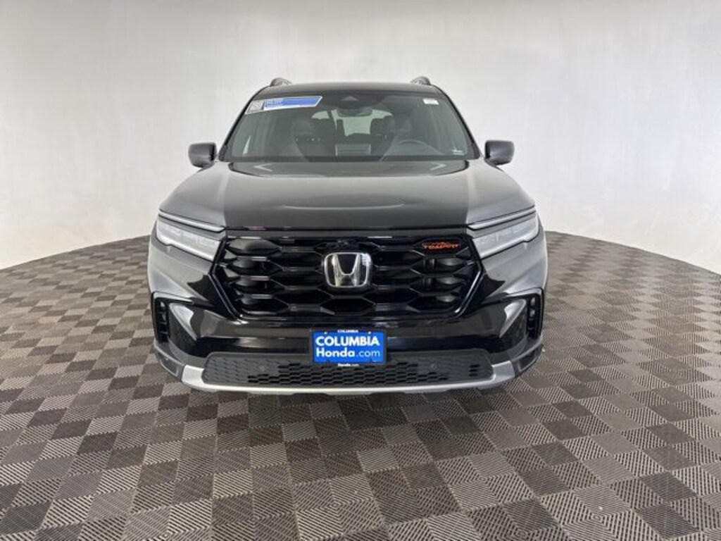Used 2025 Honda Pilot TrailSport SUV