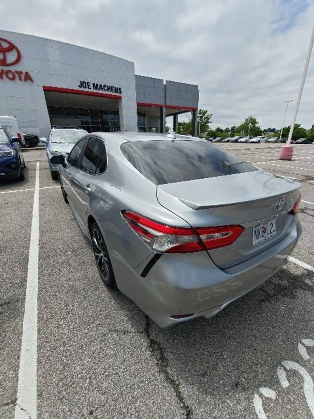 Used 2019 Toyota Camry SE Sedan
