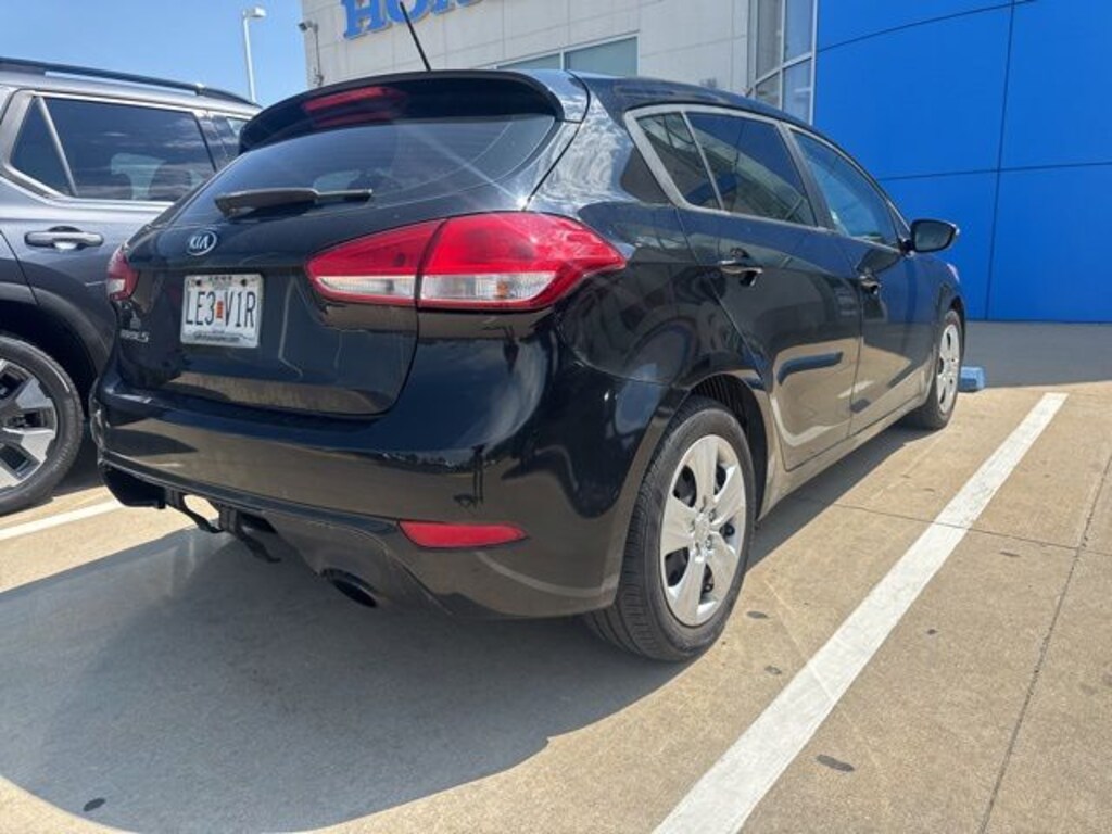 Used 2016 Kia Forte5 LX Hatchback