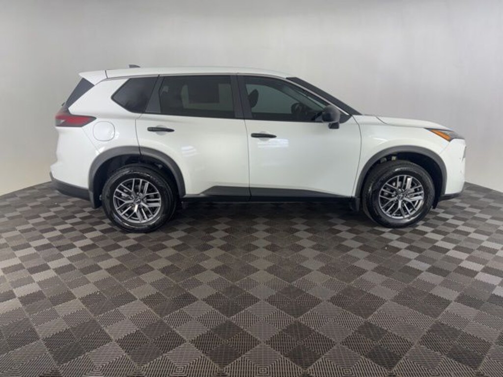 Used 2024 Nissan Rogue S SUV