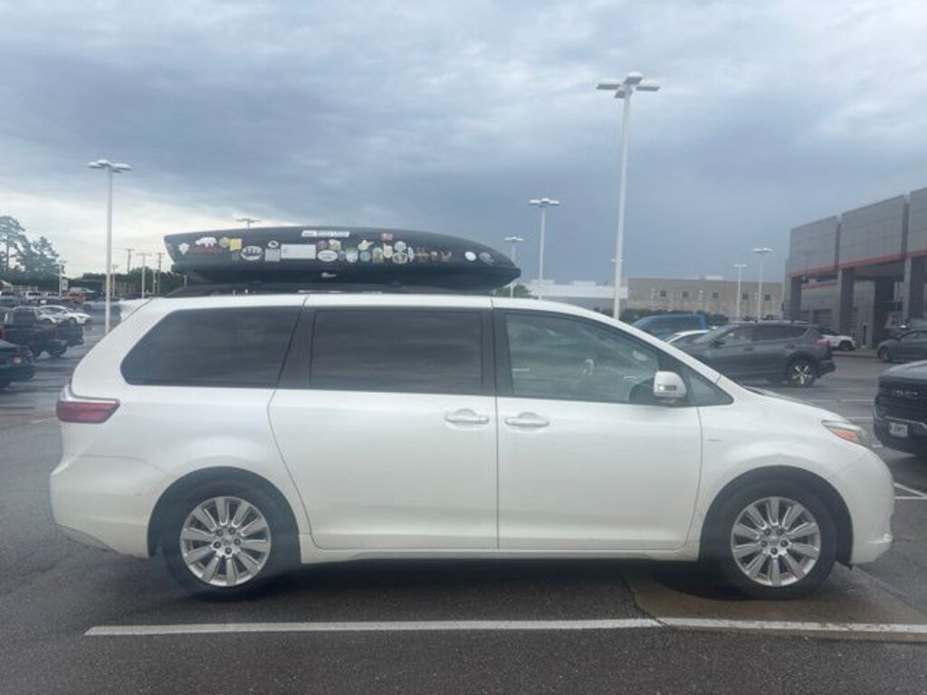 Used 2016 Toyota Sienna Limited Minivan/Van