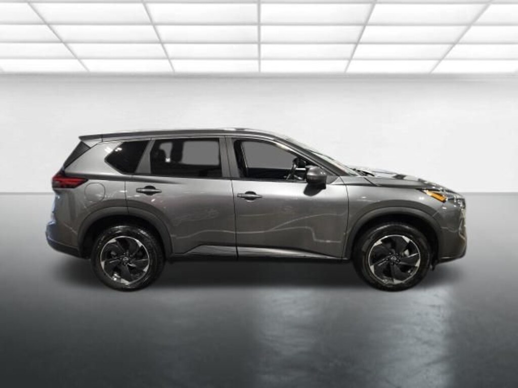 Used 2024 Nissan Rogue SV SUV