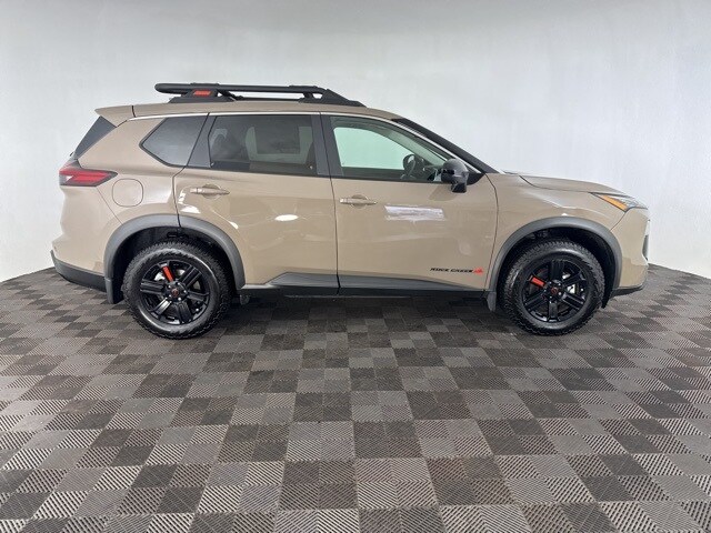 2025 Nissan Rogue SV photo 4