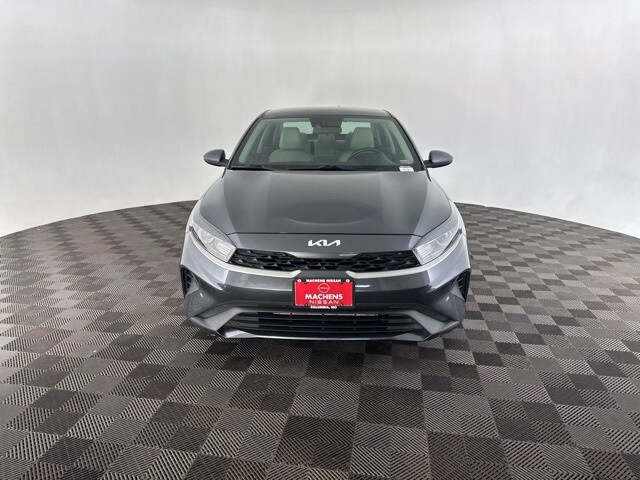 2022 Kia Forte LXS photo 2