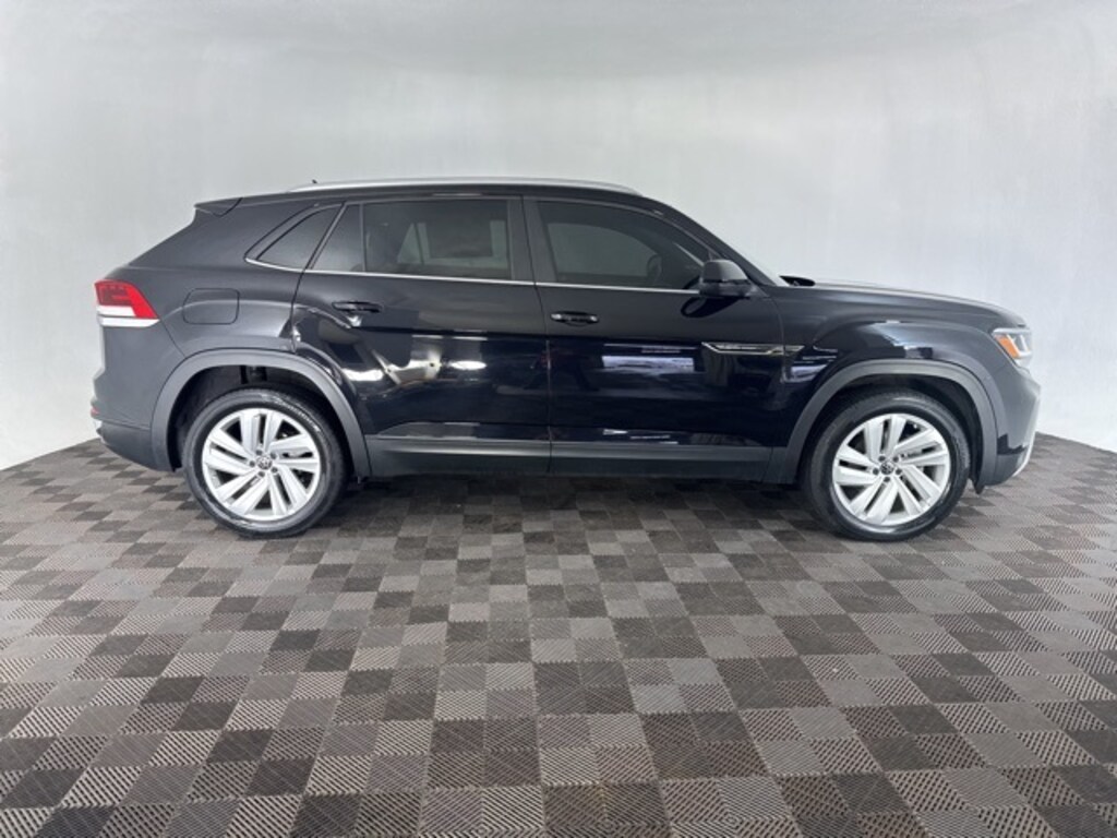 Used 2022 Volkswagen Atlas Cross Sport 2.0T SE w/Technology SUV