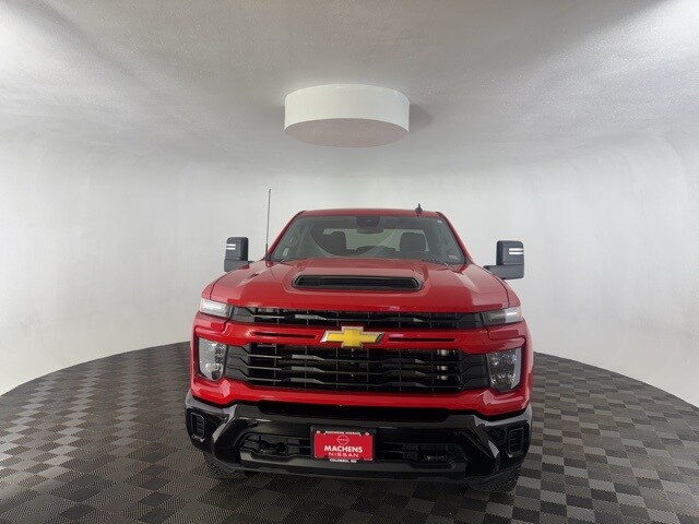 2024 Chevrolet Silverado 2500HD Custom photo 2