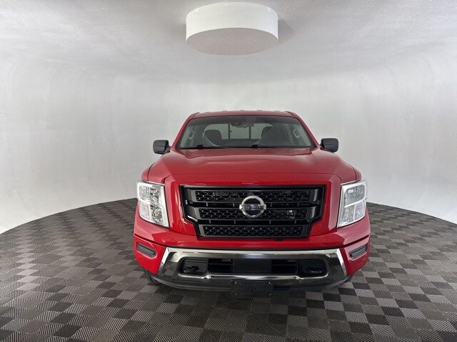 2022 Nissan Titan SV photo 2