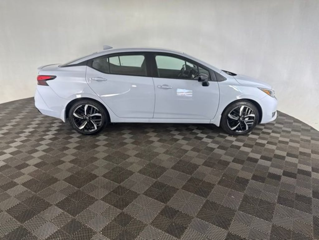 Certified 2025 Nissan Versa 1.6 SR Sedan