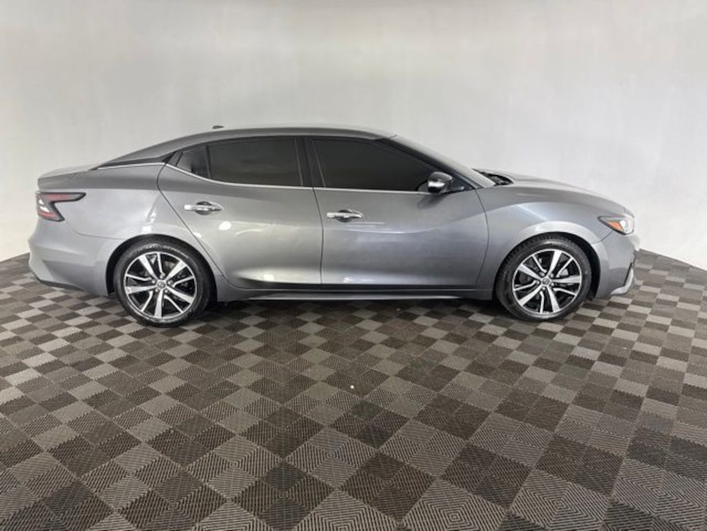 Used 2021 Nissan Maxima SV Sedan