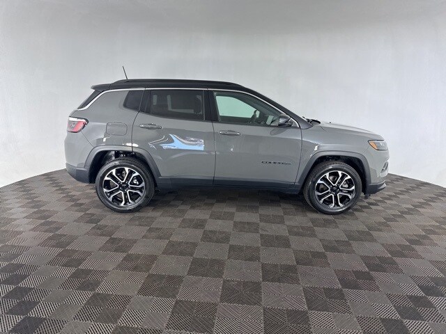2023 Jeep Compass Limited photo 3