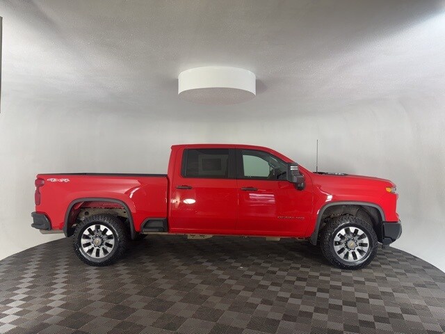2024 Chevrolet Silverado 2500HD Custom photo 4