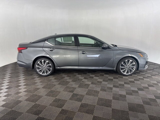 2024 Nissan Altima 2.5 SL photo 4
