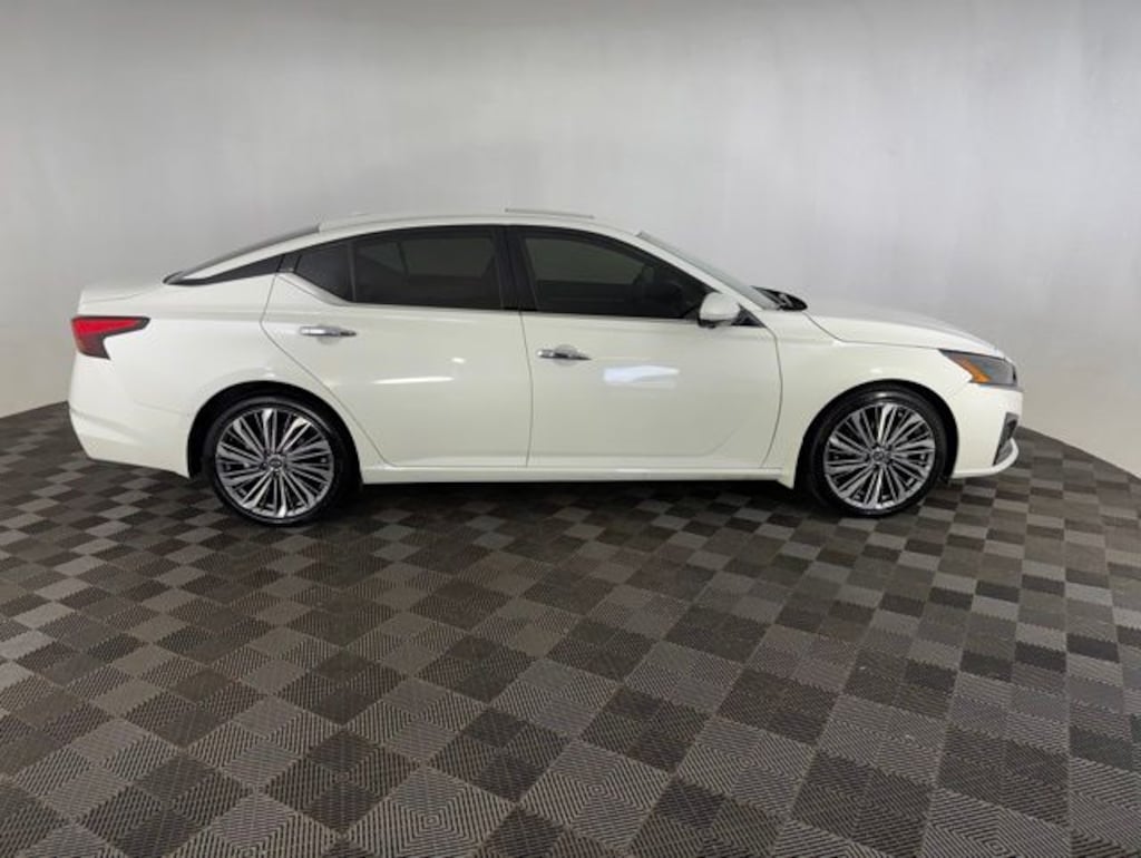 Certified 2024 Nissan Altima 2.5 SL Sedan