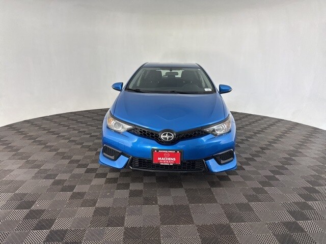 2016 Scion iM Base photo 2