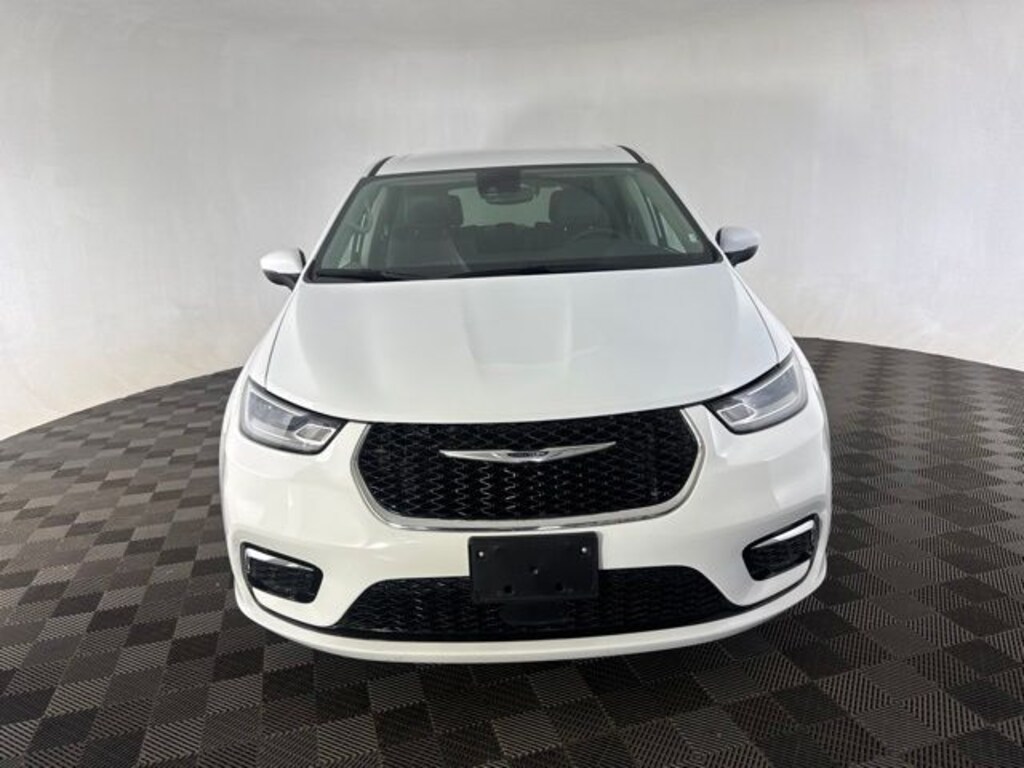 Used 2023 Chrysler Pacifica Hybrid Touring L Minivan/Van