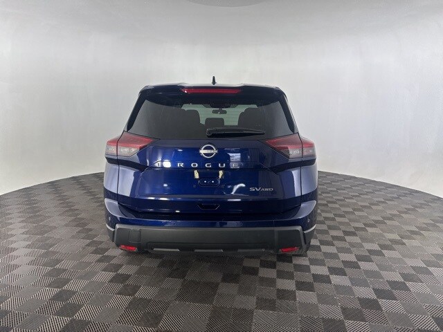 2024 Nissan Rogue SV photo 2